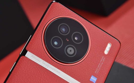 不是抢首发而是“强”首发，vivo X90系列的三款机型有什么区别？