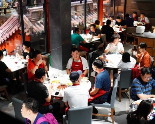 道总有理：餐饮爆火背后：一场“假性”的报复消费？