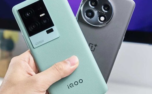 618买手机，预算4000元，到底是选一加11还是iQOO11？