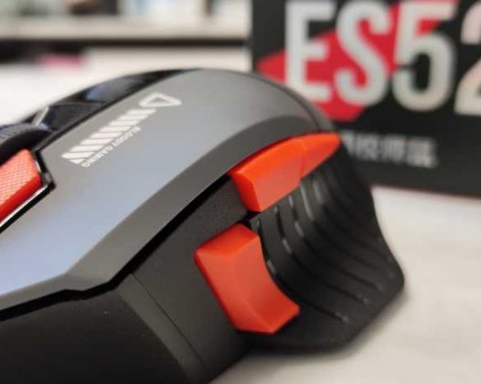 免驱调校师+RGB背光，手感轻盈专为FPS游戏量身定制——ES52 Pro