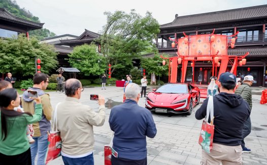 中国品牌首次登顶汽车奥斯卡，看看比亚迪海欧怎么走红毯！