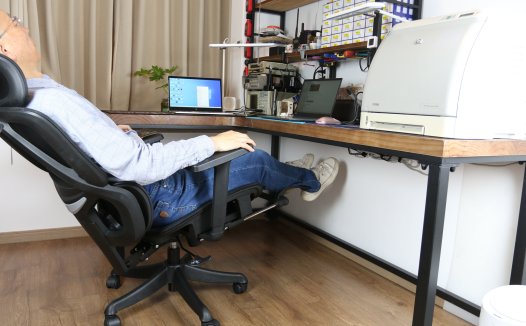 夏草木二代人体工程学椅评测：久坐腰疼？不存在的！午休党的福音